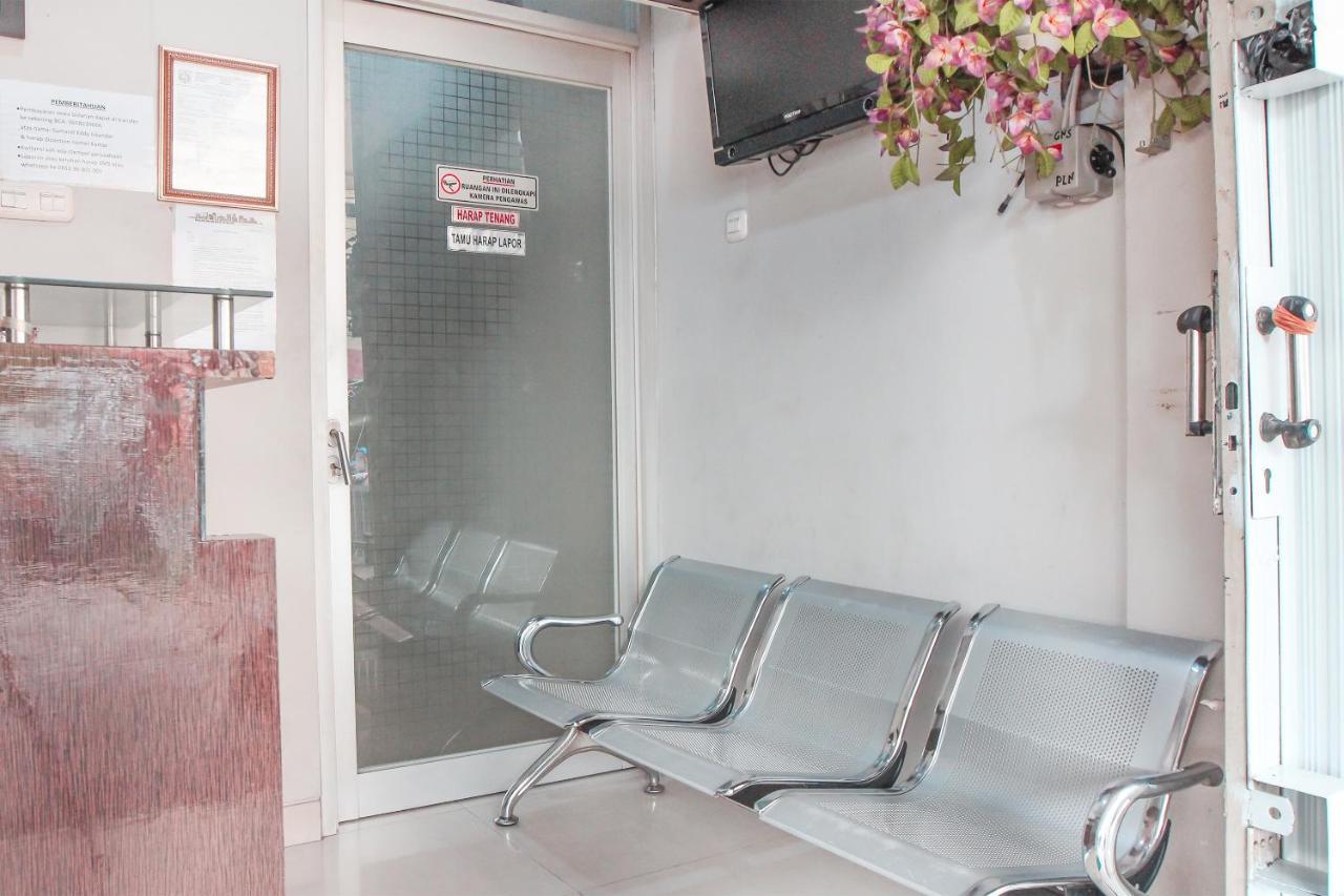 Hotel Oyo 383 Env