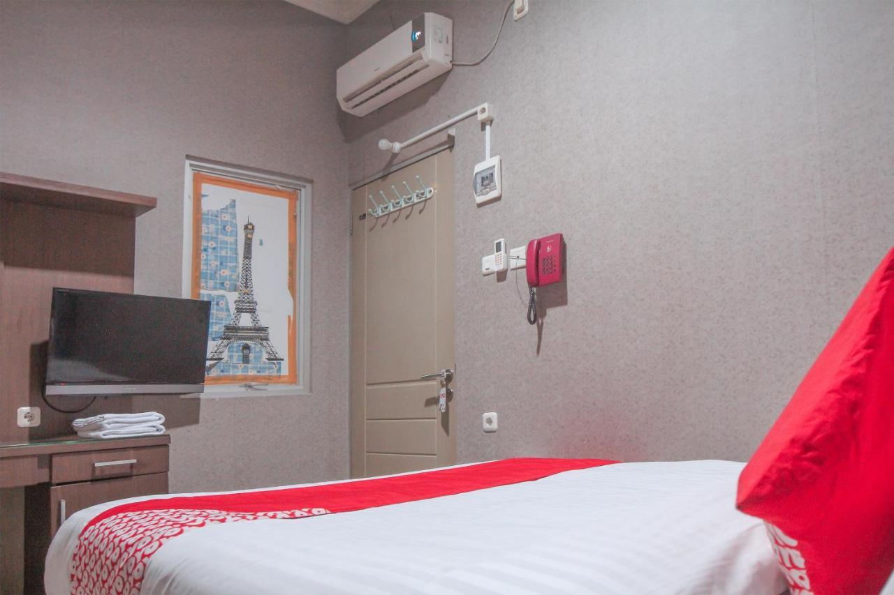 Hotel Oyo 383 Env